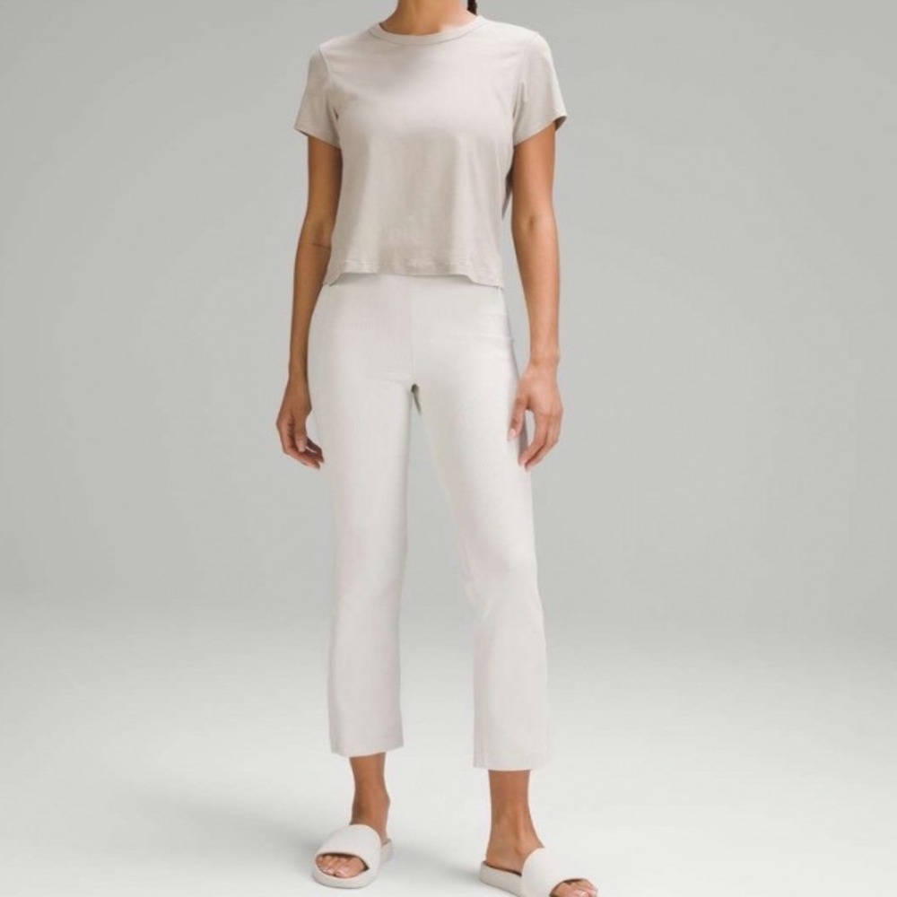 LULULEMON Ribbed Softstreme Zip-Leg
High-Rise Cropped Pants Size 10 In Bone